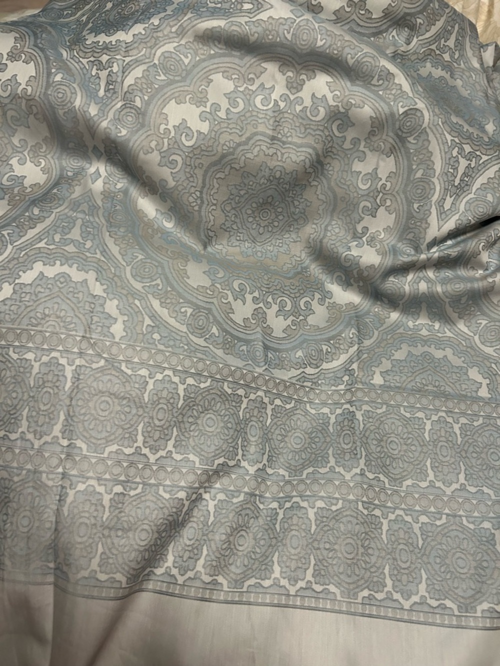 Queen size The Art of Home by Ann Gish blue medallion duvet cover only